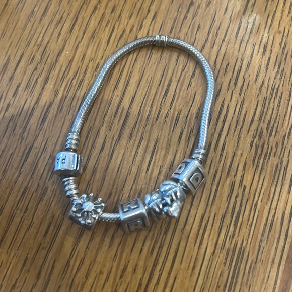 Pandora bracelet - Picture 1 of 2